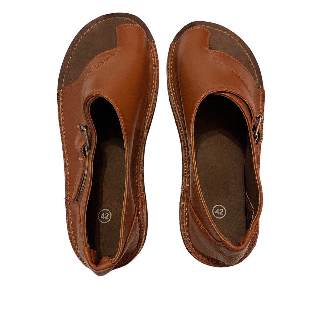 Camel color leather sandal Size 9 or 42 Euro, buckle side - Picture 5 of 5